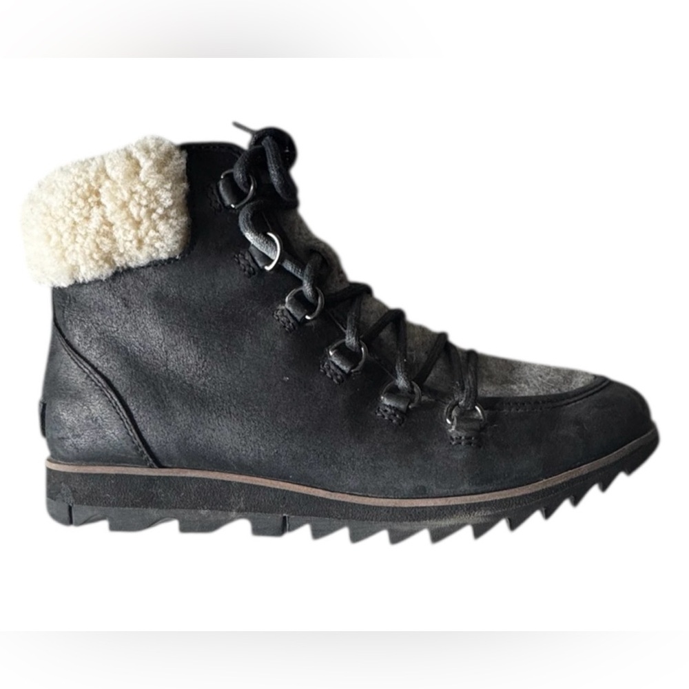HP. SOREL Harlow Lace-Up Black W/ Grey Wool Sherpa Lining Ankle Boots Sz 7.5